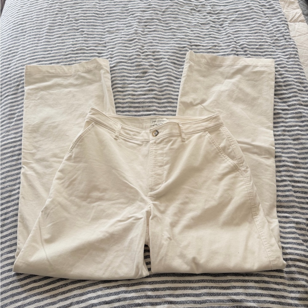 Free Assembly Cream Corduroy Wideleg Jeans Size 6